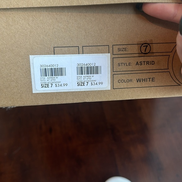 White and Wood Block Heels - Picture 3 of 4